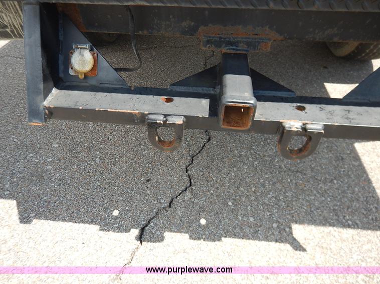 image for item J3803 2008 Ford F350 Super Duty XL flatbed pickup truck