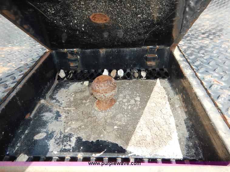 image for item J3803 2008 Ford F350 Super Duty XL flatbed pickup truck