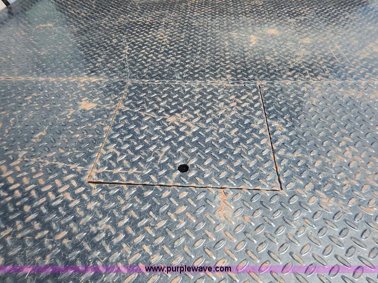 image for item J3803 2008 Ford F350 Super Duty XL flatbed pickup truck