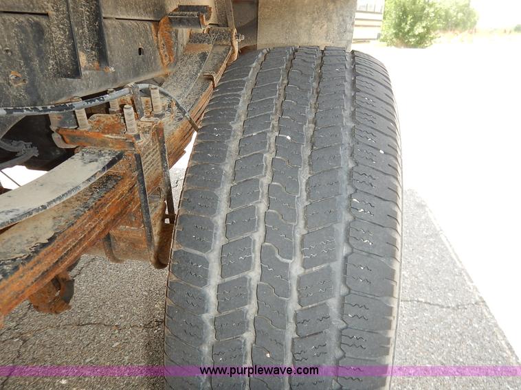 image for item J3803 2008 Ford F350 Super Duty XL flatbed pickup truck