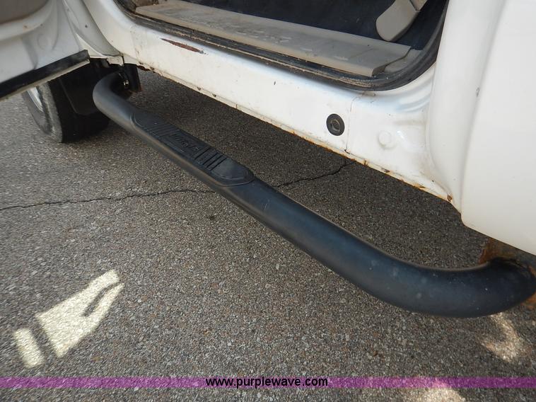 image for item J3803 2008 Ford F350 Super Duty XL flatbed pickup truck