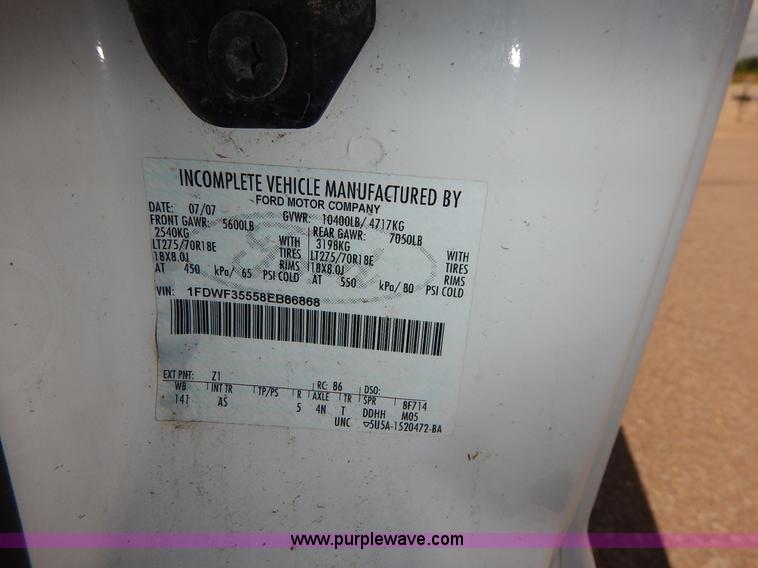 image for item J3803 2008 Ford F350 Super Duty XL flatbed pickup truck