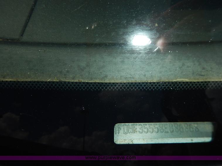 image for item J3803 2008 Ford F350 Super Duty XL flatbed pickup truck