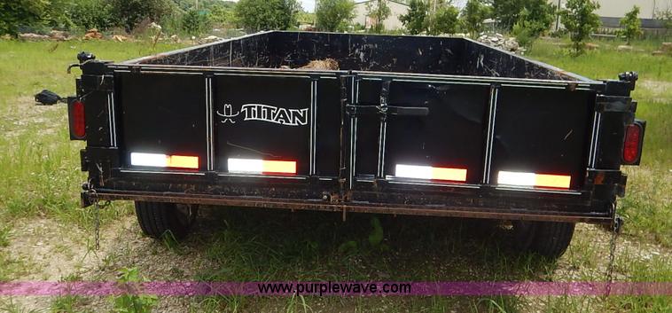 image for item J3805 2009 Titan end dump trailer