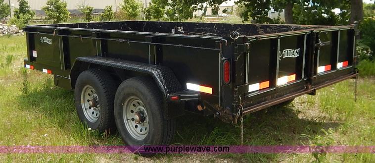 image for item J3805 2009 Titan end dump trailer