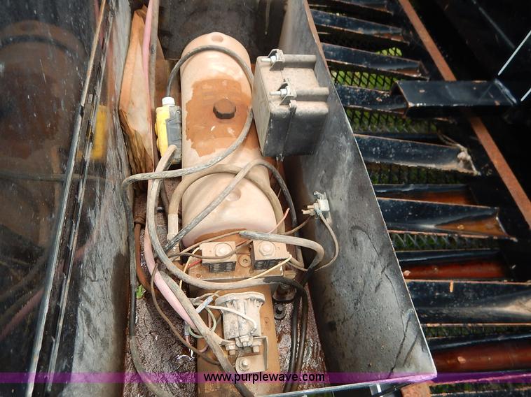 image for item J3805 2009 Titan end dump trailer