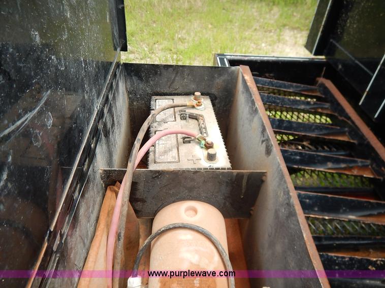 image for item J3805 2009 Titan end dump trailer