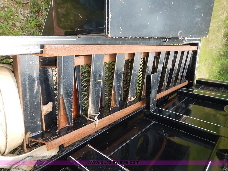 image for item J3805 2009 Titan end dump trailer