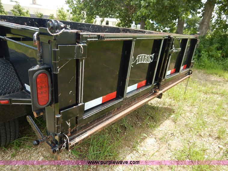 image for item J3805 2009 Titan end dump trailer