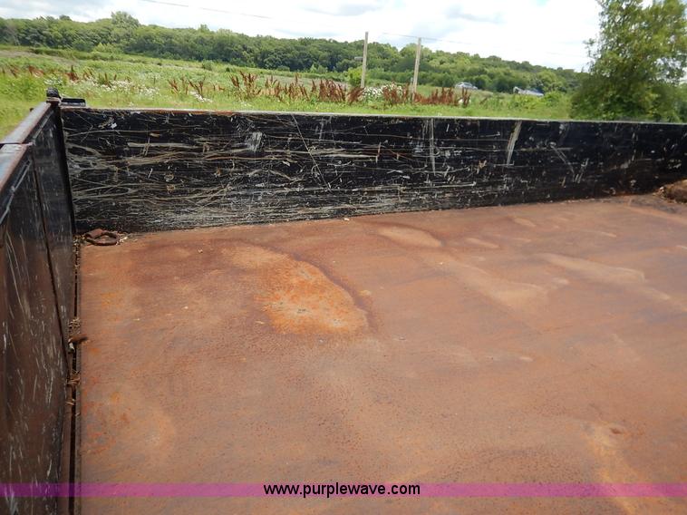 image for item J3805 2009 Titan end dump trailer