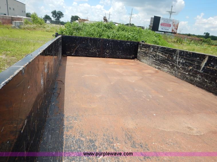 image for item J3805 2009 Titan end dump trailer