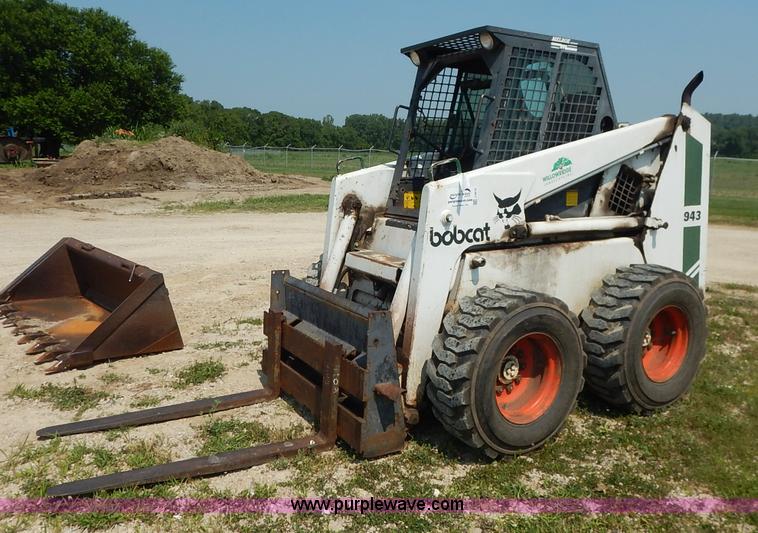 image for item J3810 1987 Bobcat 943 skid steer