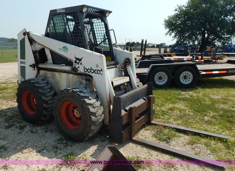 image for item J3810 1987 Bobcat 943 skid steer
