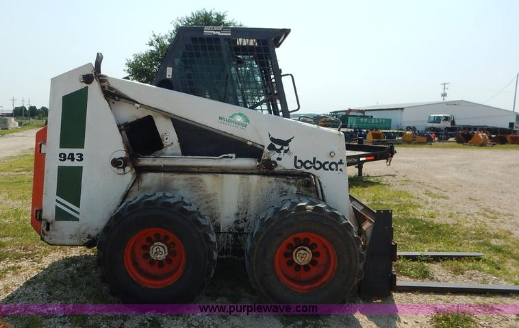 image for item J3810 1987 Bobcat 943 skid steer