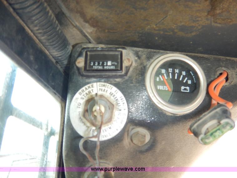 image for item J3810 1987 Bobcat 943 skid steer