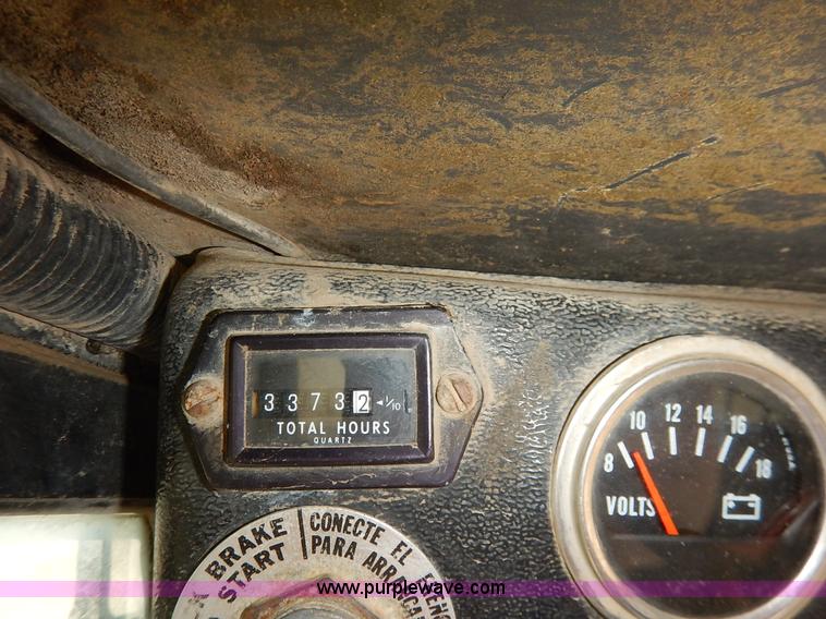 image for item J3810 1987 Bobcat 943 skid steer