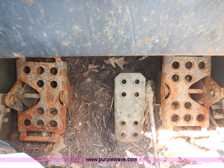 image for item J3810 1987 Bobcat 943 skid steer