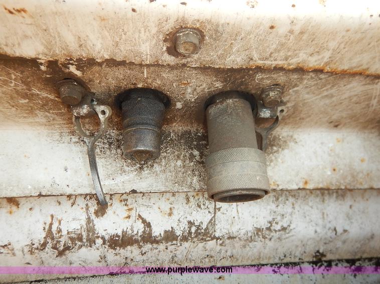 image for item J3810 1987 Bobcat 943 skid steer