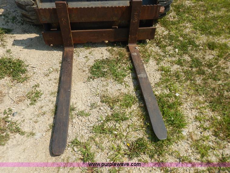 image for item J3810 1987 Bobcat 943 skid steer