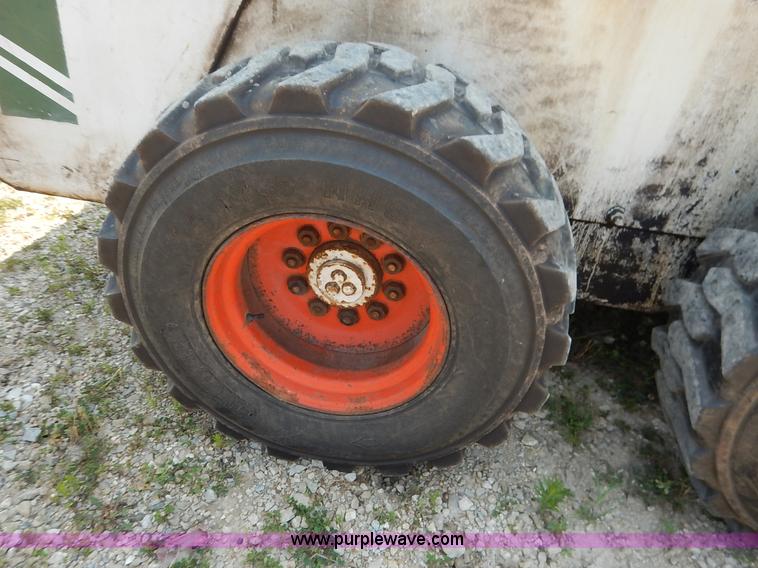 image for item J3810 1987 Bobcat 943 skid steer
