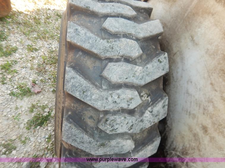 image for item J3810 1987 Bobcat 943 skid steer