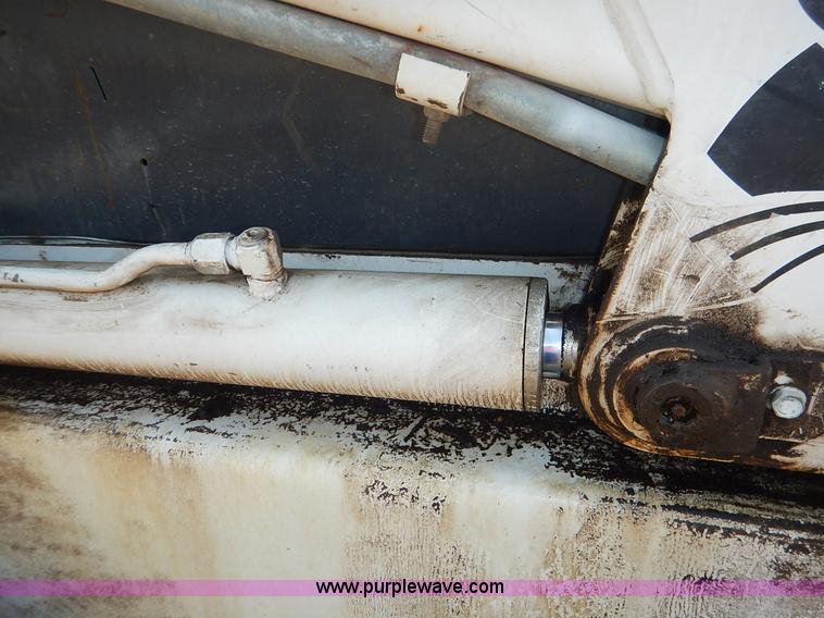 image for item J3810 1987 Bobcat 943 skid steer