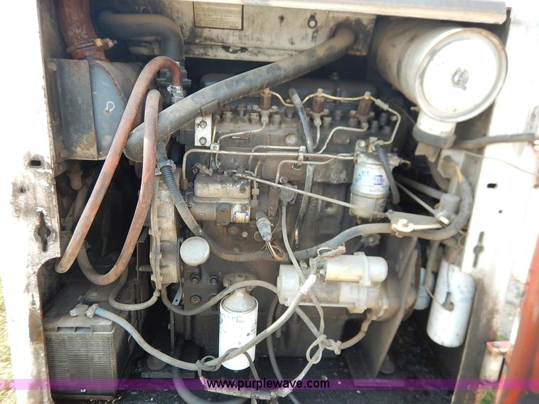 image for item J3810 1987 Bobcat 943 skid steer