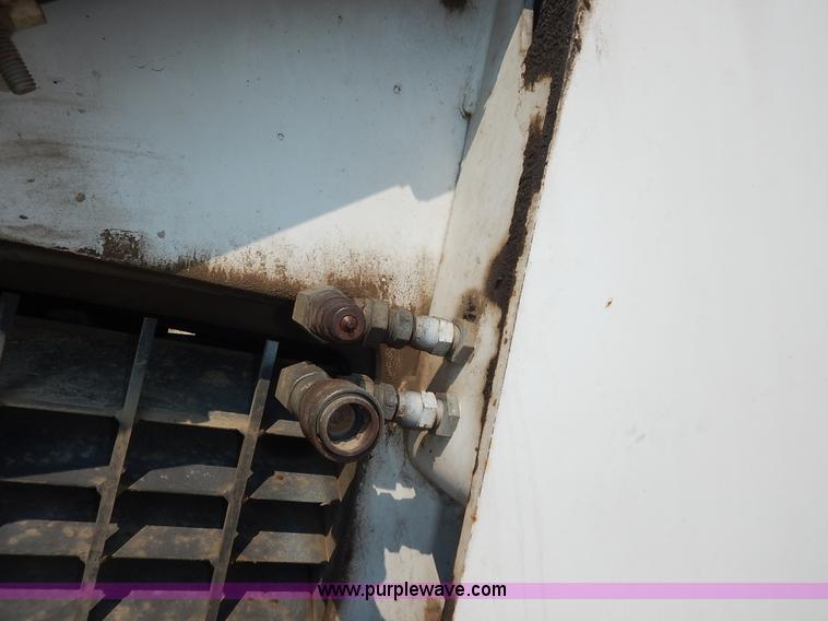 image for item J3810 1987 Bobcat 943 skid steer