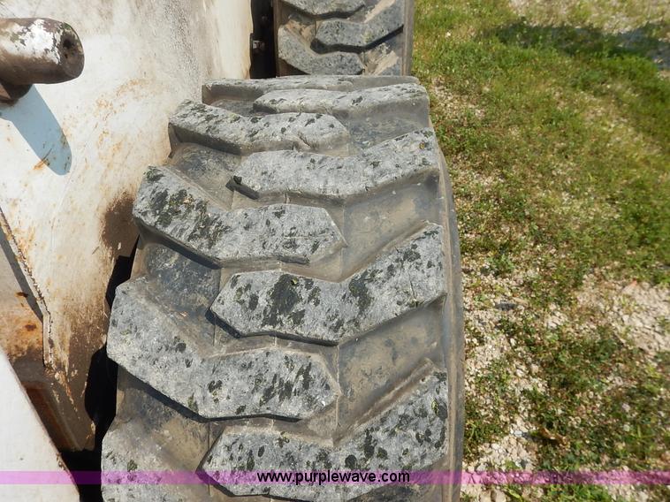 image for item J3810 1987 Bobcat 943 skid steer