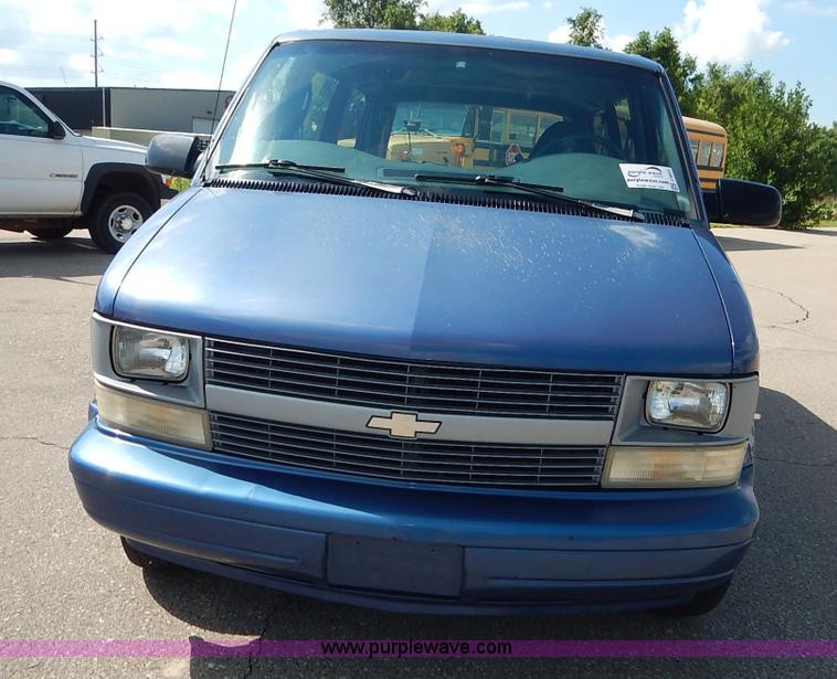 image for item J3824 1996 Chevrolet Astro van