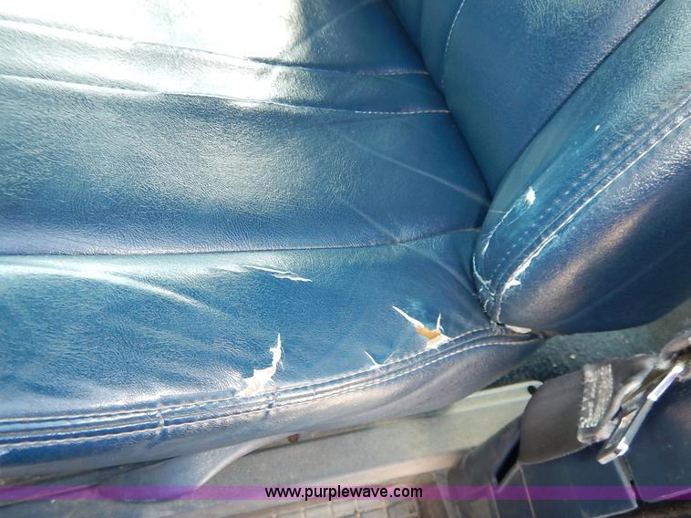 image for item J3824 1996 Chevrolet Astro van