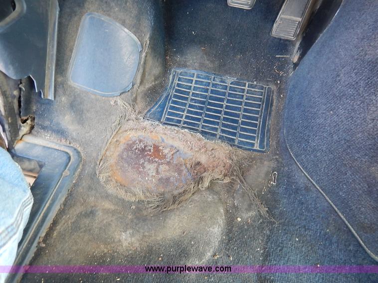 image for item J3824 1996 Chevrolet Astro van
