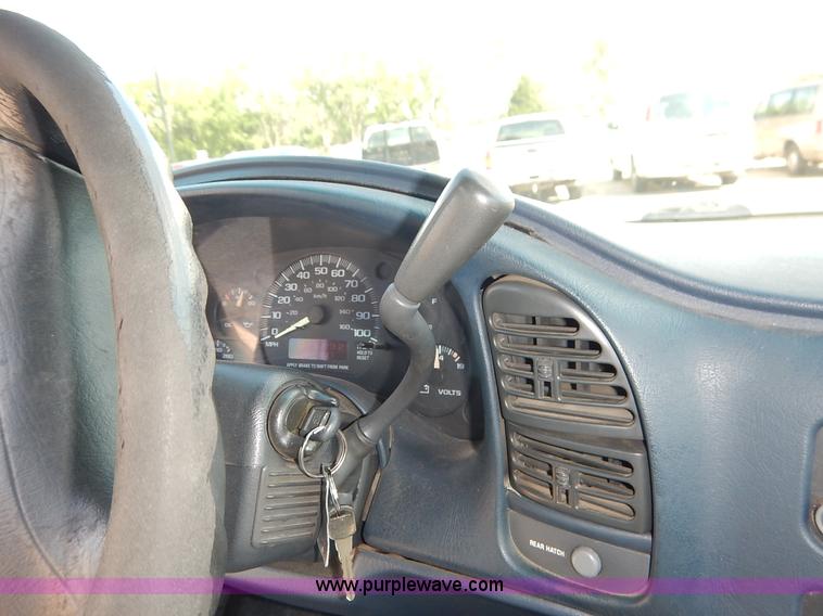 image for item J3824 1996 Chevrolet Astro van