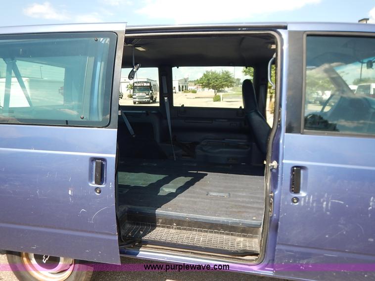 image for item J3824 1996 Chevrolet Astro van