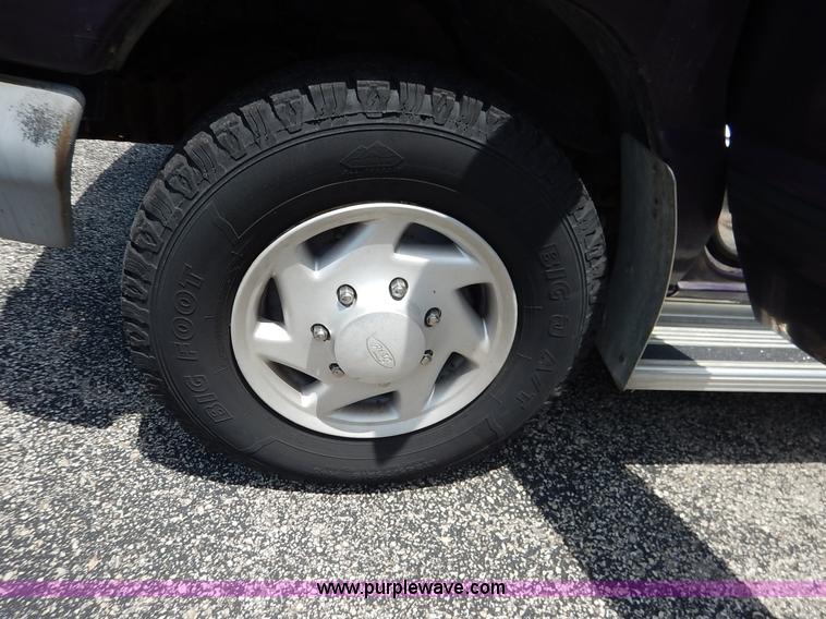 image for item J3847 1997 Ford Club Wagon Super van