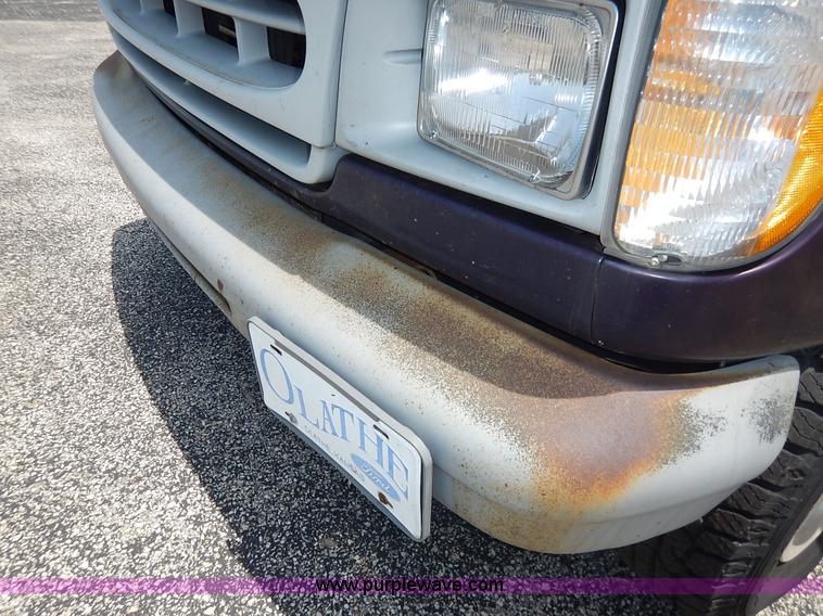 image for item J3847 1997 Ford Club Wagon Super van