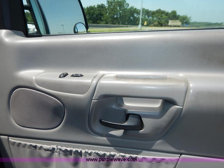 image for item J3847 1997 Ford Club Wagon Super van