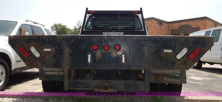 image for item J3856 2008 Ford F450 Super Duty XL Crew Cab flatbed truck