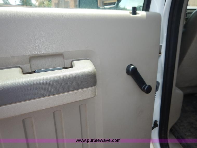 image for item J3856 2008 Ford F450 Super Duty XL Crew Cab flatbed truck