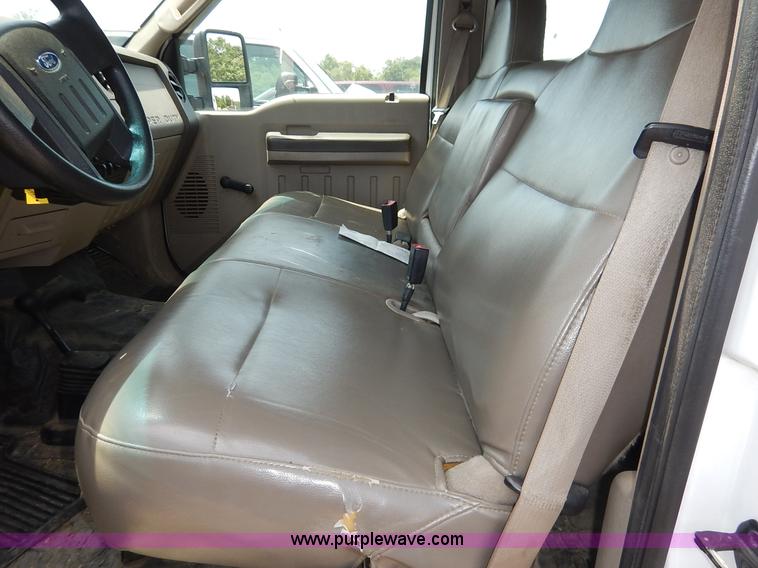 image for item J3856 2008 Ford F450 Super Duty XL Crew Cab flatbed truck