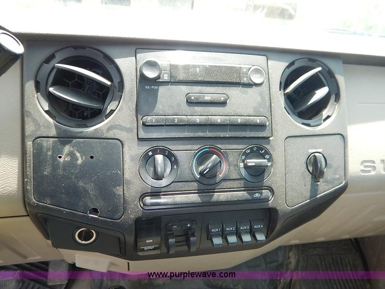 image for item J3856 2008 Ford F450 Super Duty XL Crew Cab flatbed truck