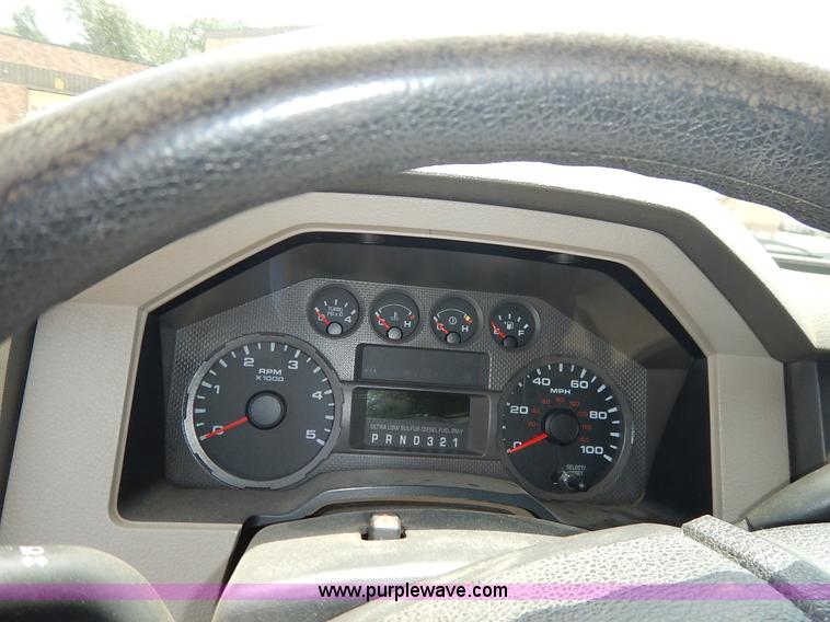 image for item J3856 2008 Ford F450 Super Duty XL Crew Cab flatbed truck