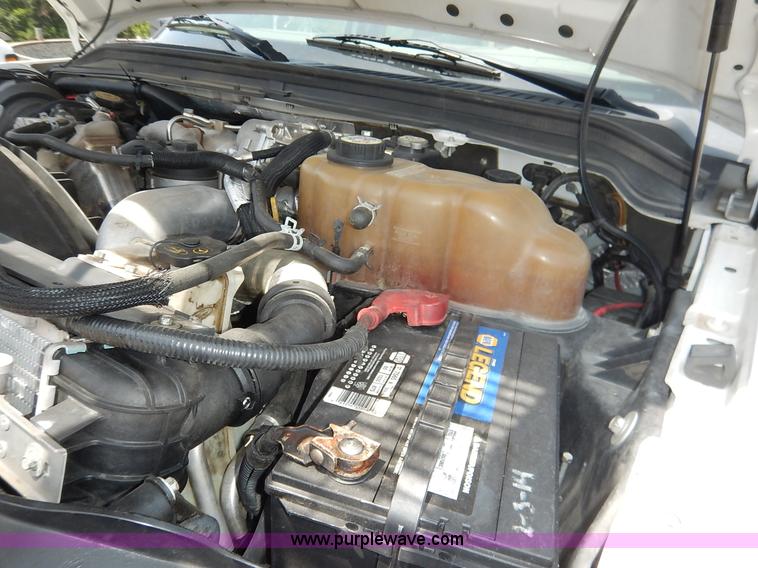 image for item J3856 2008 Ford F450 Super Duty XL Crew Cab flatbed truck