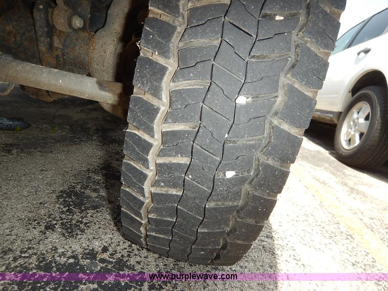 image for item J3856 2008 Ford F450 Super Duty XL Crew Cab flatbed truck