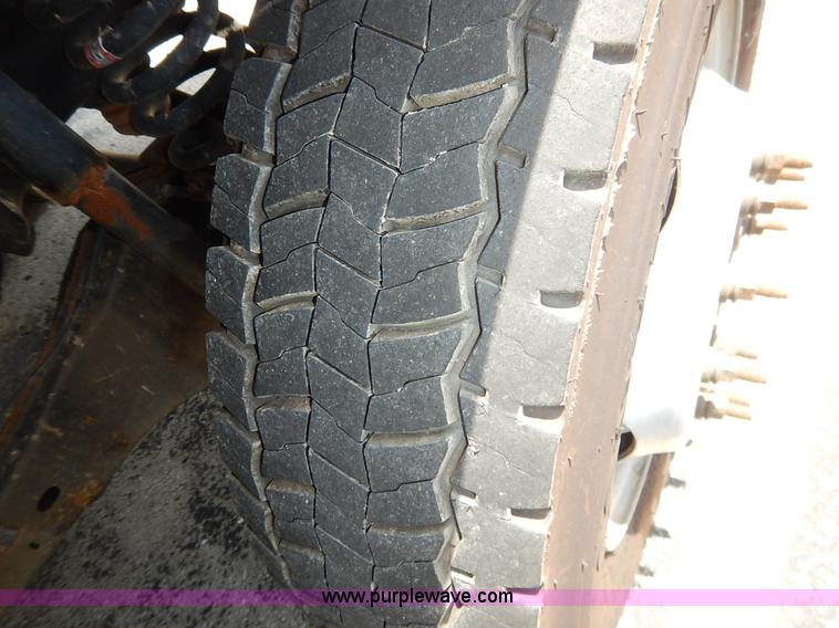 image for item J3856 2008 Ford F450 Super Duty XL Crew Cab flatbed truck