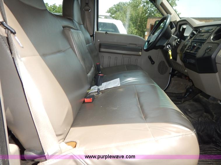 image for item J3856 2008 Ford F450 Super Duty XL Crew Cab flatbed truck