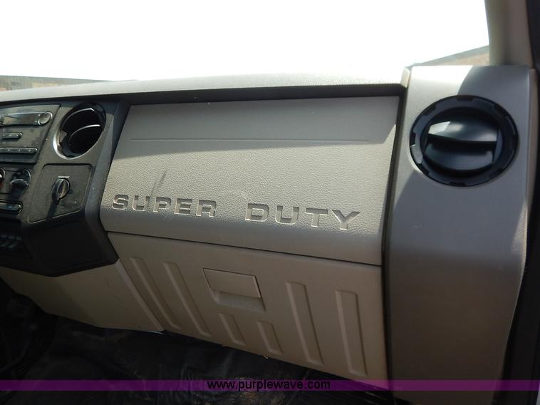 image for item J3856 2008 Ford F450 Super Duty XL Crew Cab flatbed truck