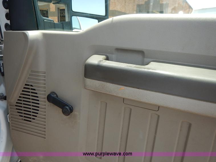 image for item J3856 2008 Ford F450 Super Duty XL Crew Cab flatbed truck