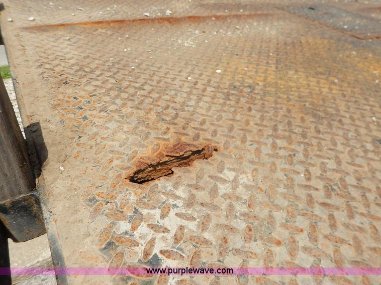 image for item J3856 2008 Ford F450 Super Duty XL Crew Cab flatbed truck