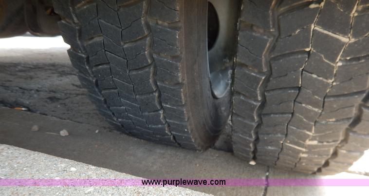 image for item J3856 2008 Ford F450 Super Duty XL Crew Cab flatbed truck